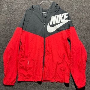 Nike youth XL Windbreaker in Red and black